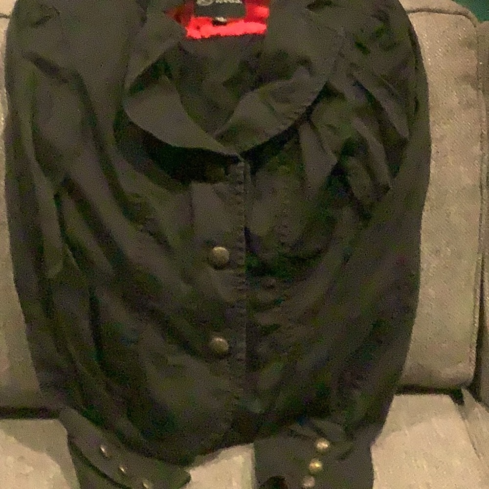Women’s black Guess jacket. Size S/P perfect condition. So cute!